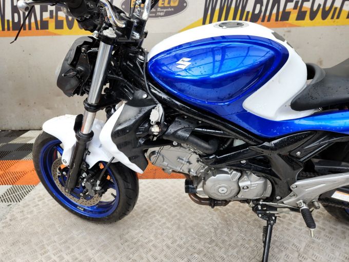 SUZUKI GLADIUS 650 4