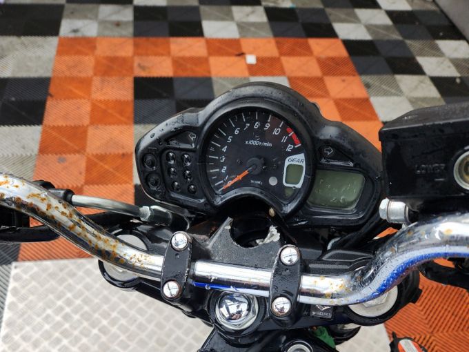 SUZUKI GLADIUS 650 4