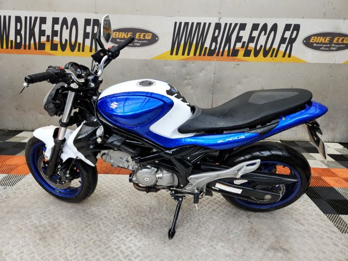 SUZUKI GLADIUS 650 4
