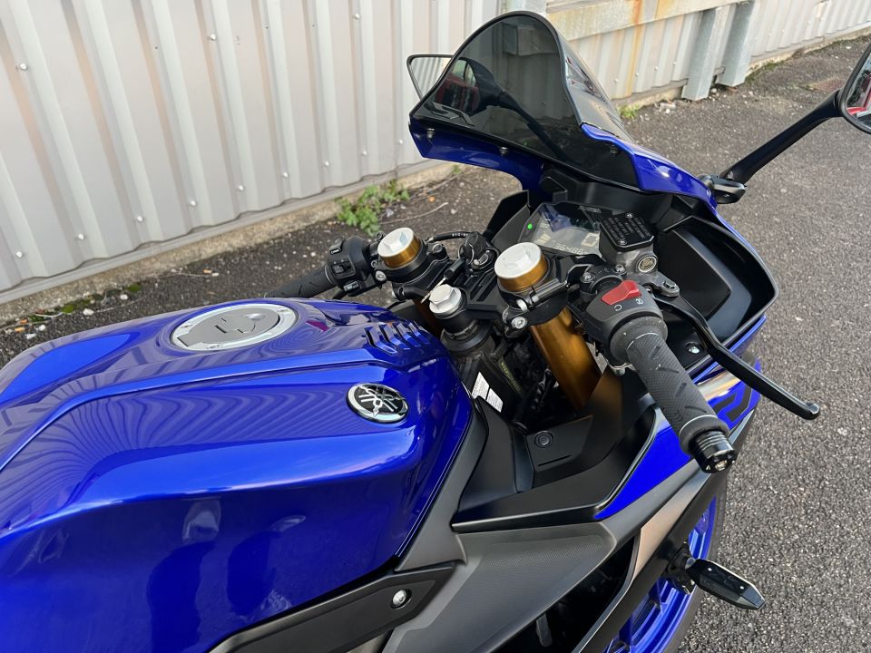 YAMAHA YZF-R 125 4