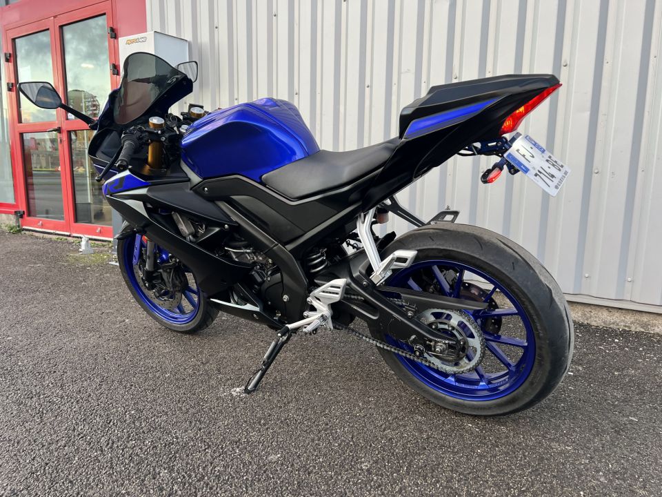 YAMAHA YZF-R 125 4