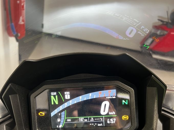 KAWASAKI NINJA 650 4
