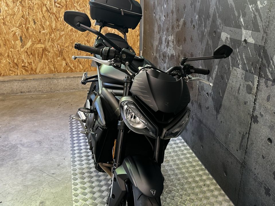 TRIUMPH STREET TRIPLE 765 R 4