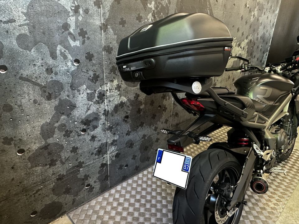 TRIUMPH STREET TRIPLE 765 R 4
