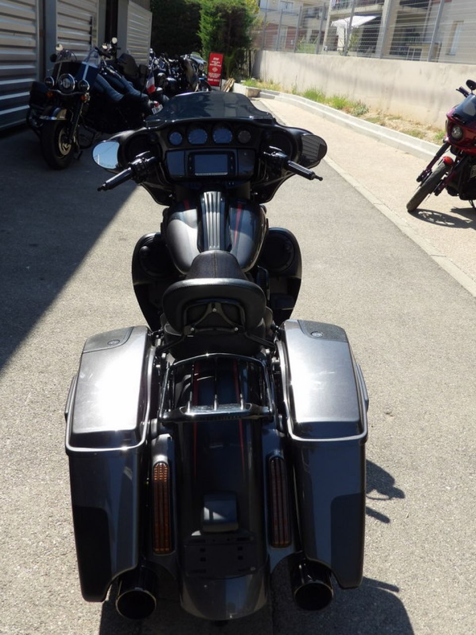 HARLEY-DAVIDSON TOURING STREET GLIDE 1923 CVO  4