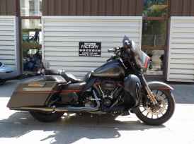 HARLEY-DAVIDSON TOURING STREET GLIDE 1923 CVO  - 2017