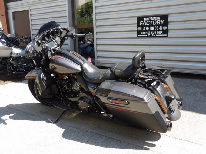 HARLEY-DAVIDSON TOURING STREET GLIDE 1923 CVO  4