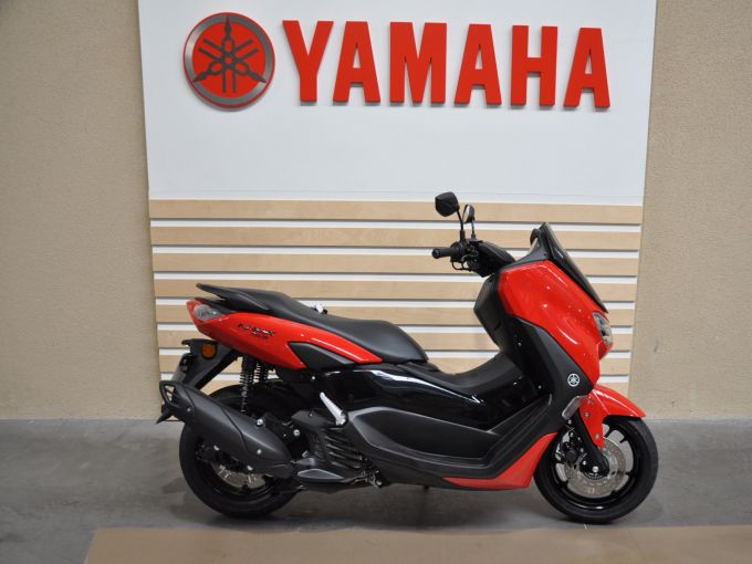 YAMAHA NMAX 125 4