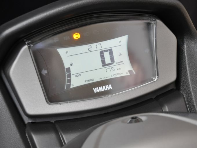 YAMAHA NMAX 125 4