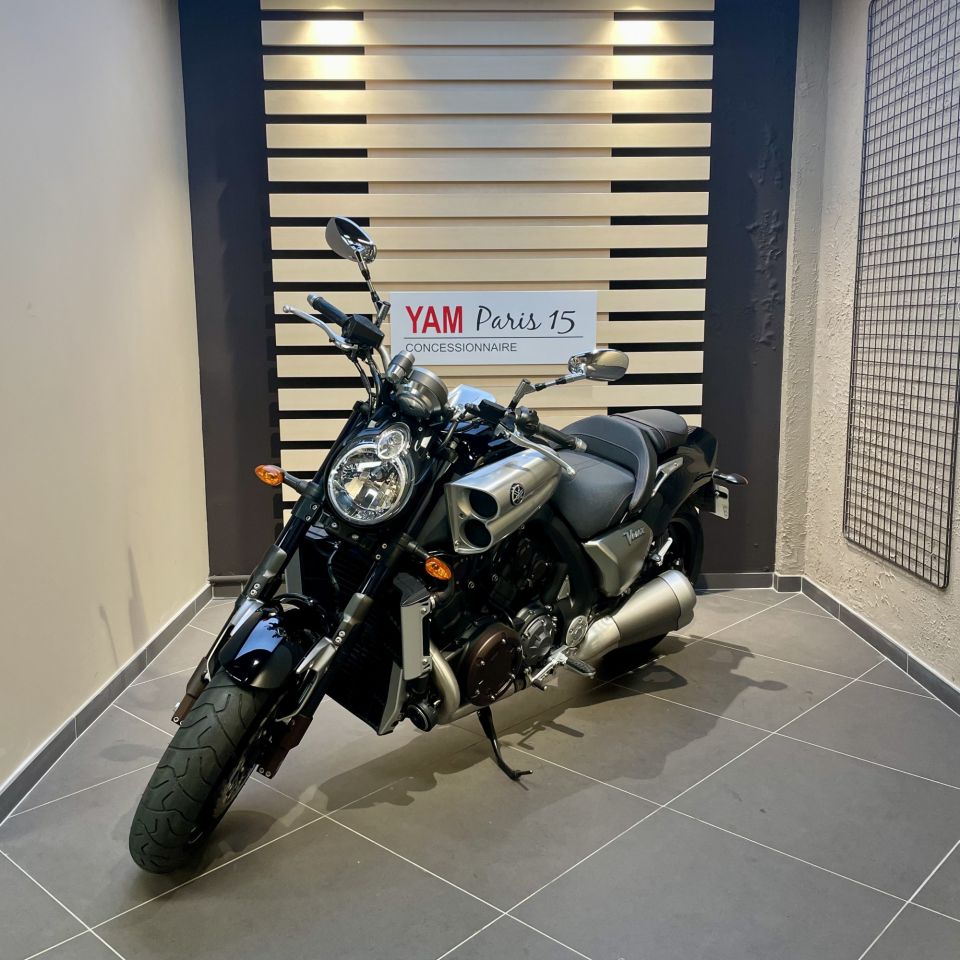 YAMAHA V-MAX 1700 4