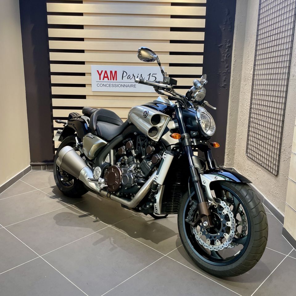 YAMAHA V-MAX 1700 4