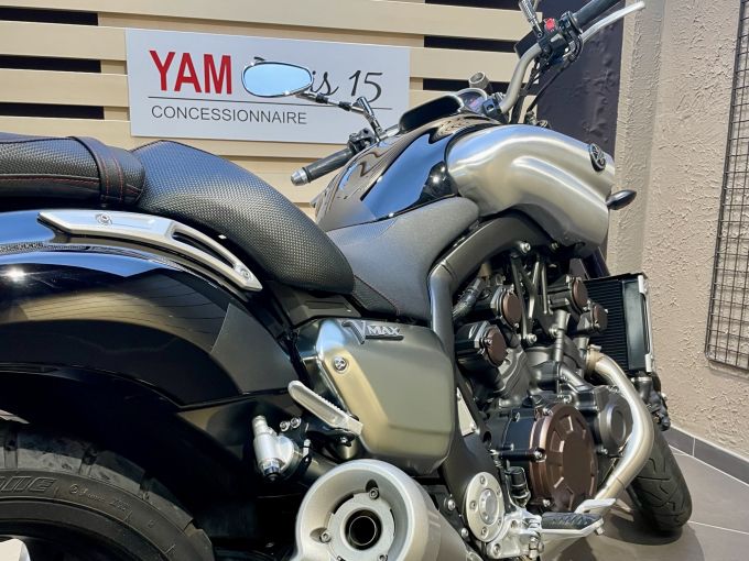 YAMAHA V-MAX 1700 4