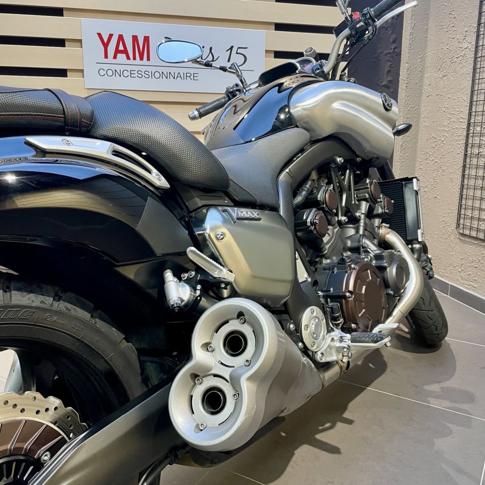 YAMAHA V-MAX 1700 4