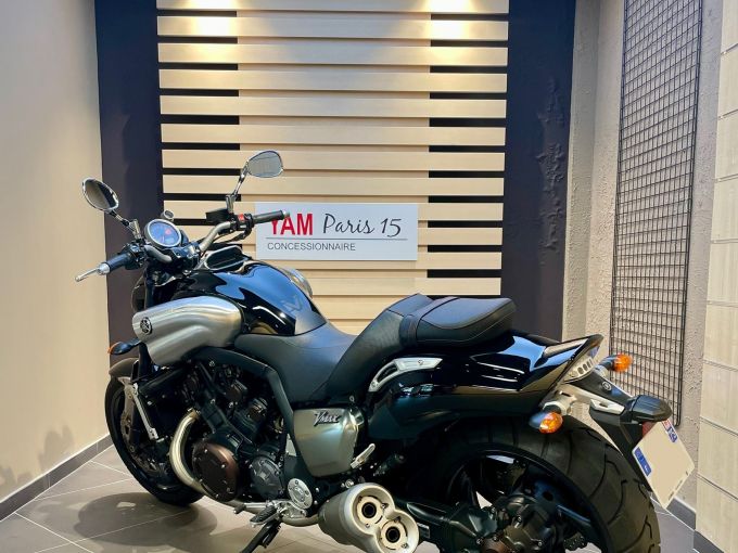 YAMAHA V-MAX 1700 4