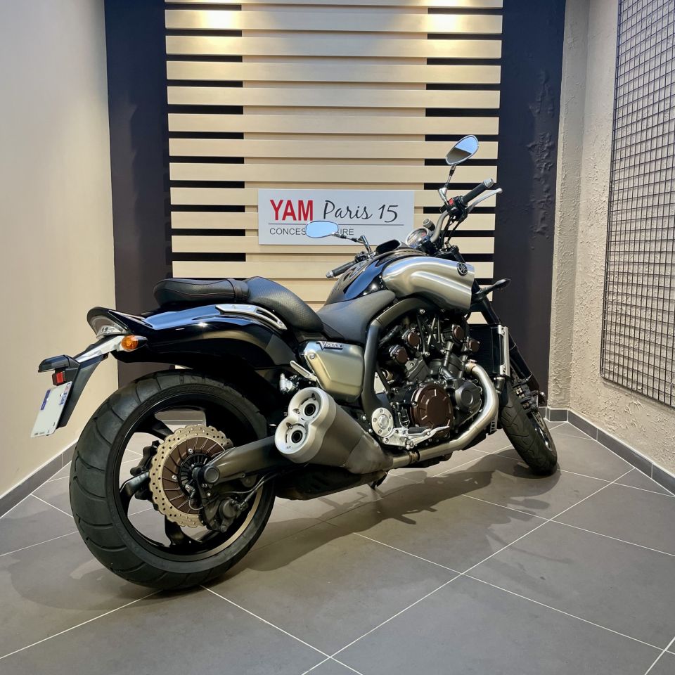 YAMAHA V-MAX 1700 4