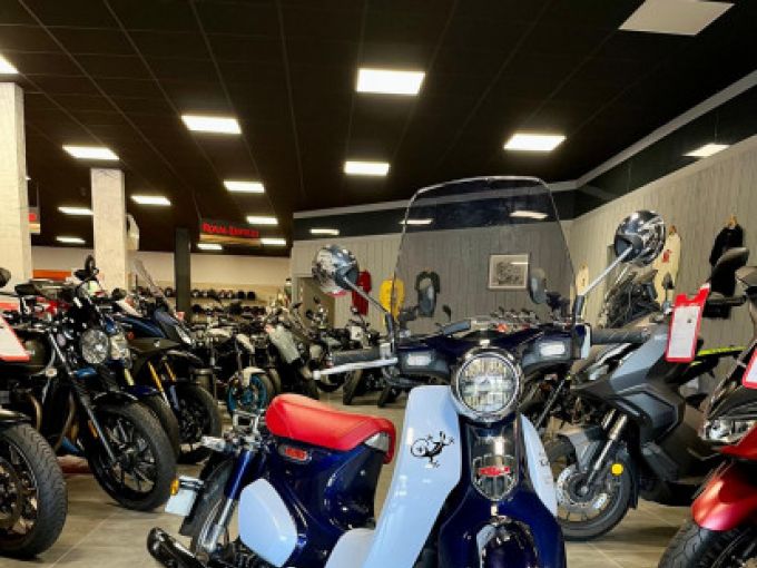 HONDA Super Cub 125 4