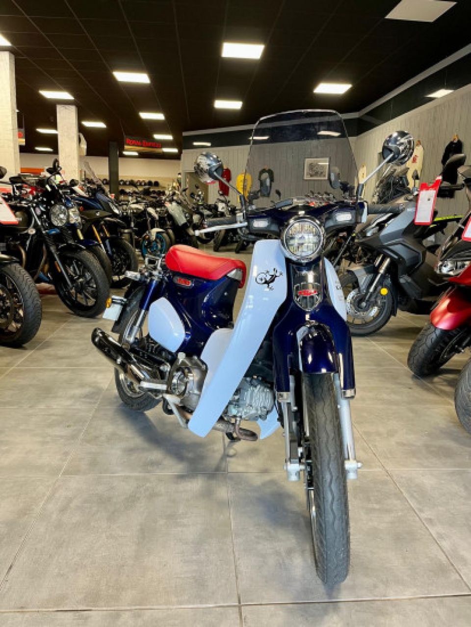 HONDA Super Cub 125 4