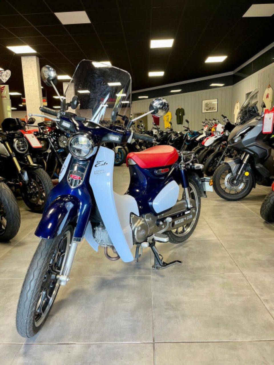 HONDA Super Cub 125 4