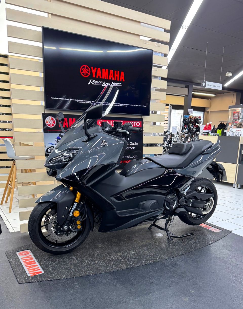 YAMAHA XP T-MAX 560 TECH MAX 4