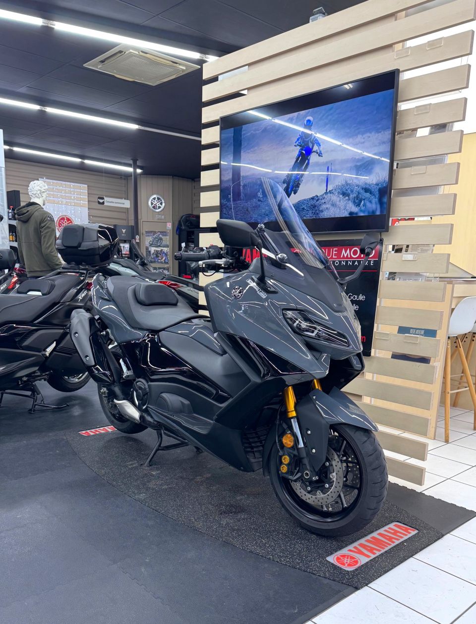 YAMAHA XP T-MAX 560 TECH MAX 4