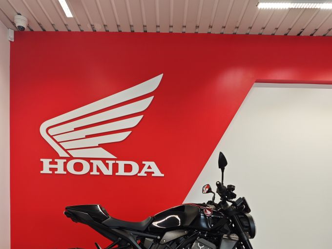 HONDA CB 1000 R 4
