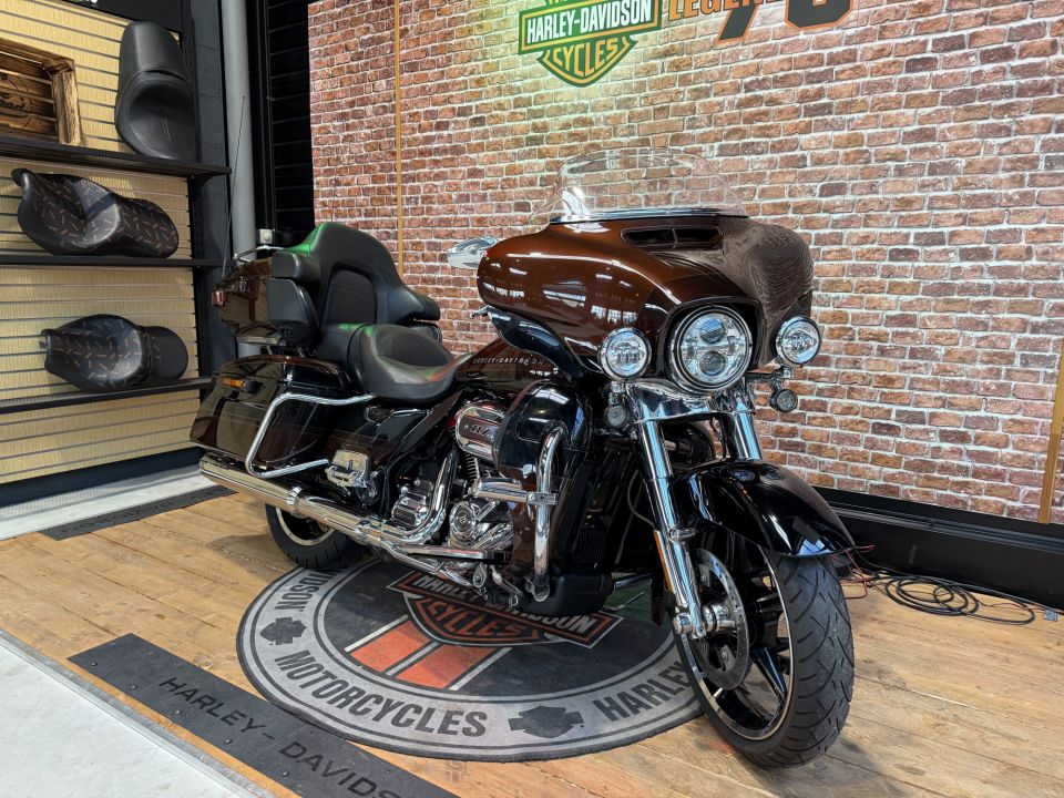 HARLEY-DAVIDSON TOURING ELECTRA GLIDE 1923 ULTRA CVO 4