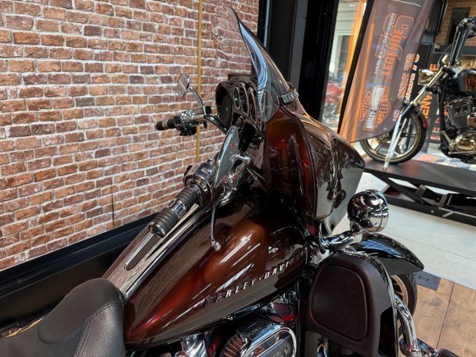HARLEY-DAVIDSON TOURING ELECTRA GLIDE 1923 ULTRA CVO 4