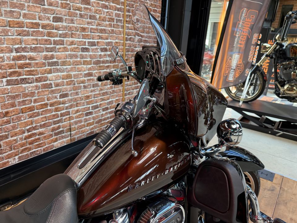 HARLEY-DAVIDSON TOURING ELECTRA GLIDE 1923 ULTRA CVO 4