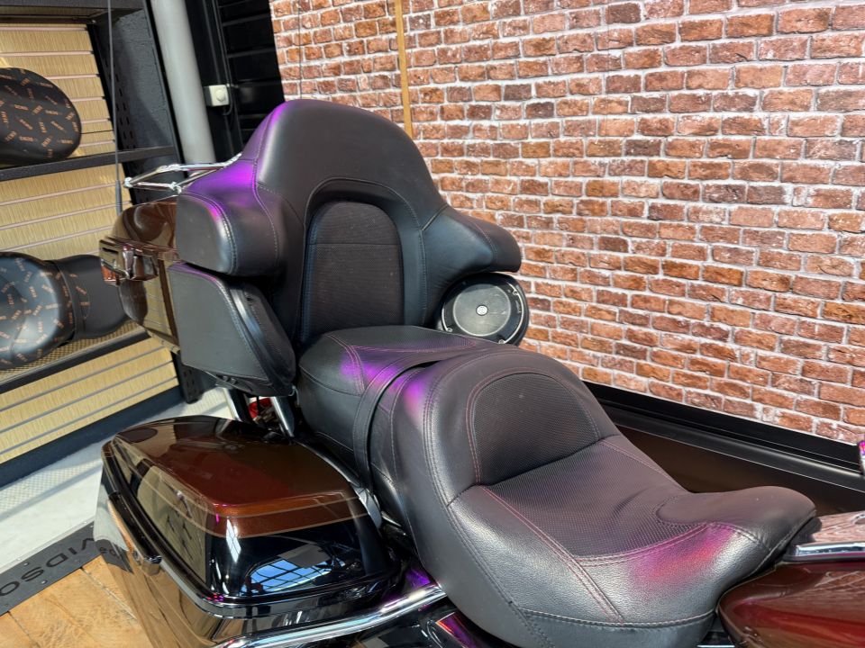 HARLEY-DAVIDSON TOURING ELECTRA GLIDE 1923 ULTRA CVO 4