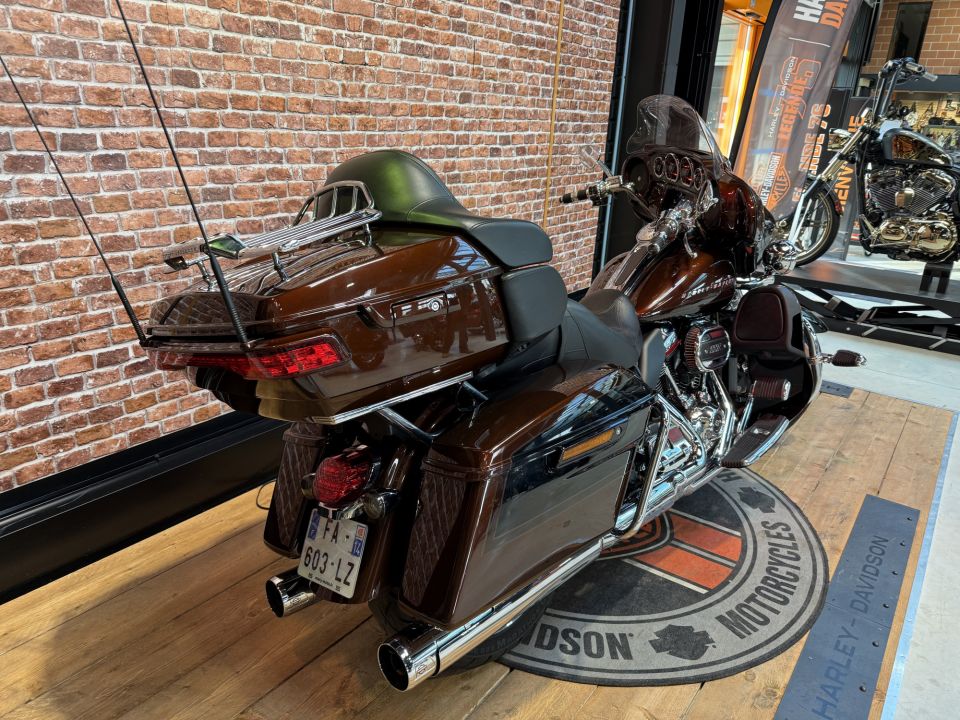HARLEY-DAVIDSON TOURING ELECTRA GLIDE 1923 ULTRA CVO 4