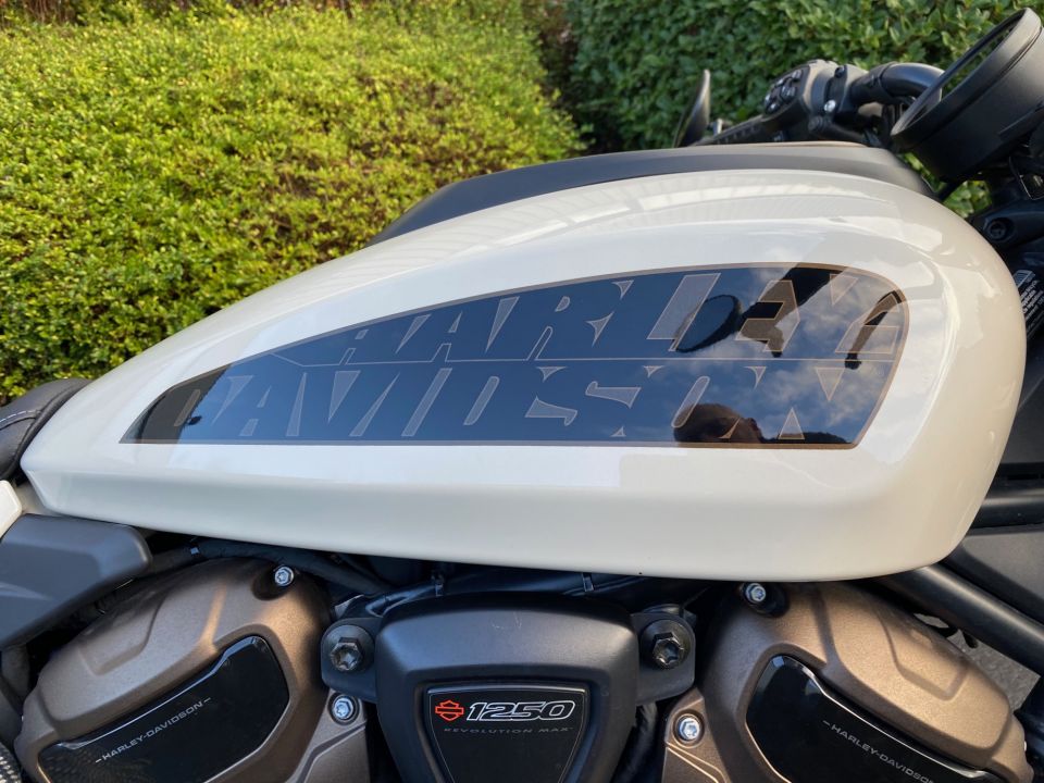 HARLEY-DAVIDSON SPORTSTER 1250 S 4