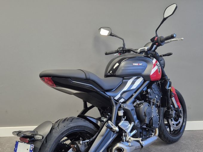 TRIUMPH TRIDENT 660 4