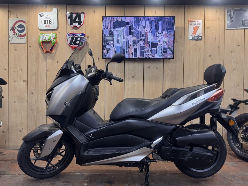 YAMAHA XMAX 125 4
