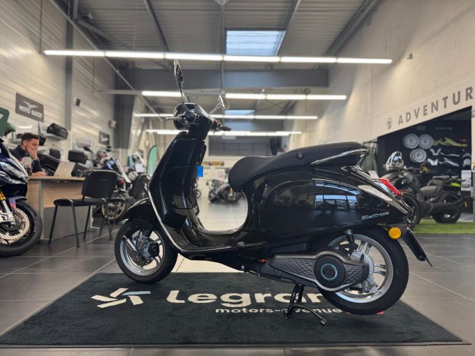 VESPA PRIMAVERA 50 4