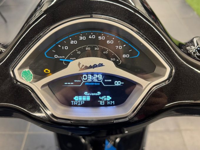 VESPA PRIMAVERA 50 4