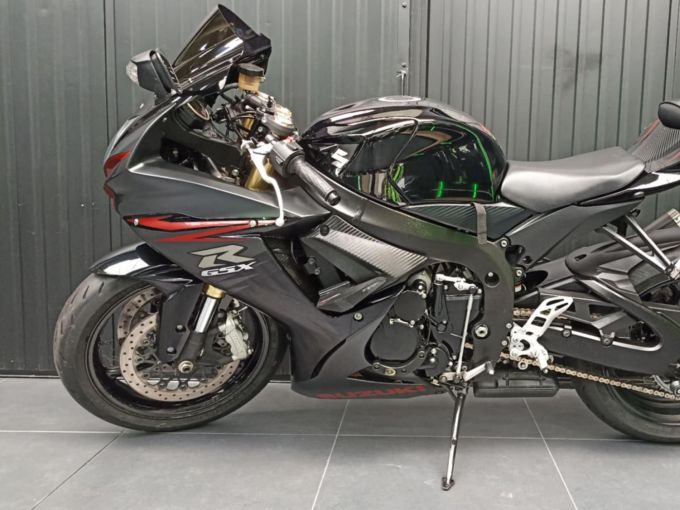 SUZUKI GSX-R 750 4