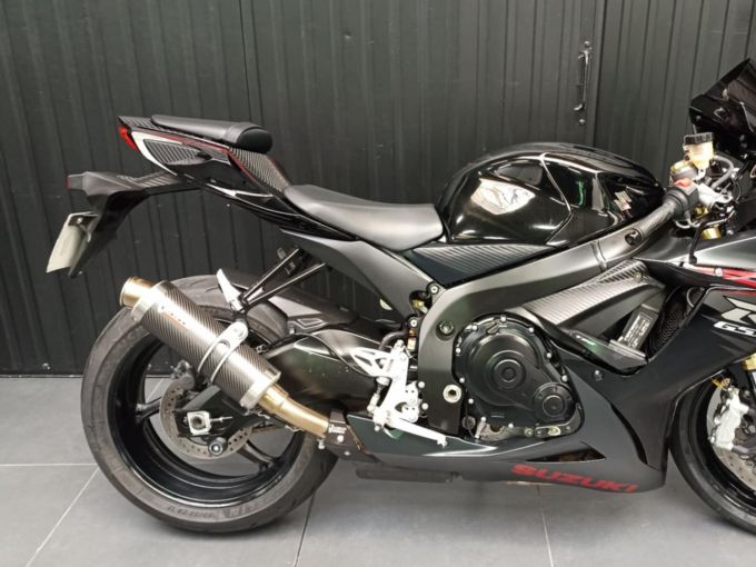 SUZUKI GSX-R 750 4