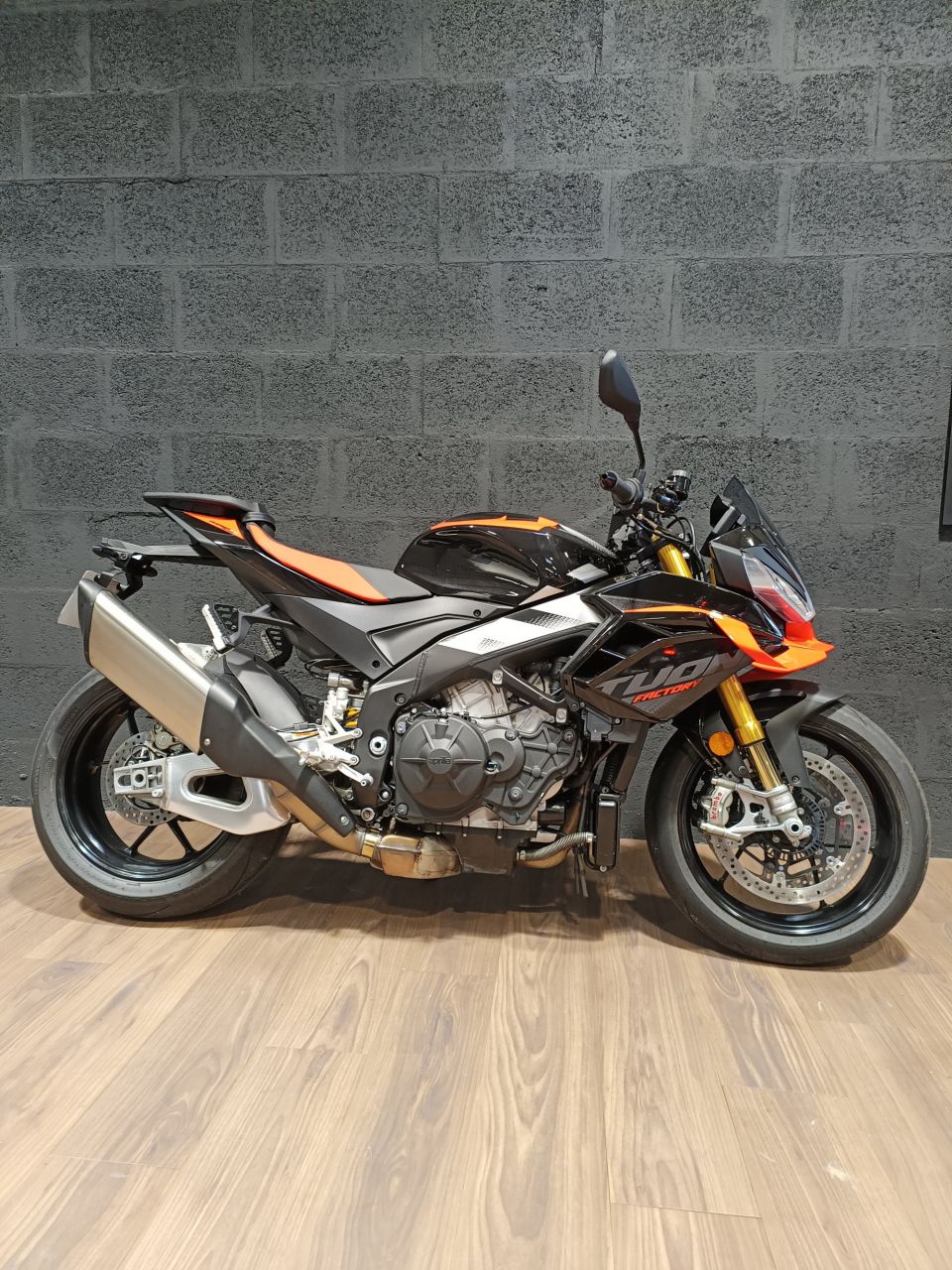 APRILIA TUONO 1100 V4 FACTORY 4