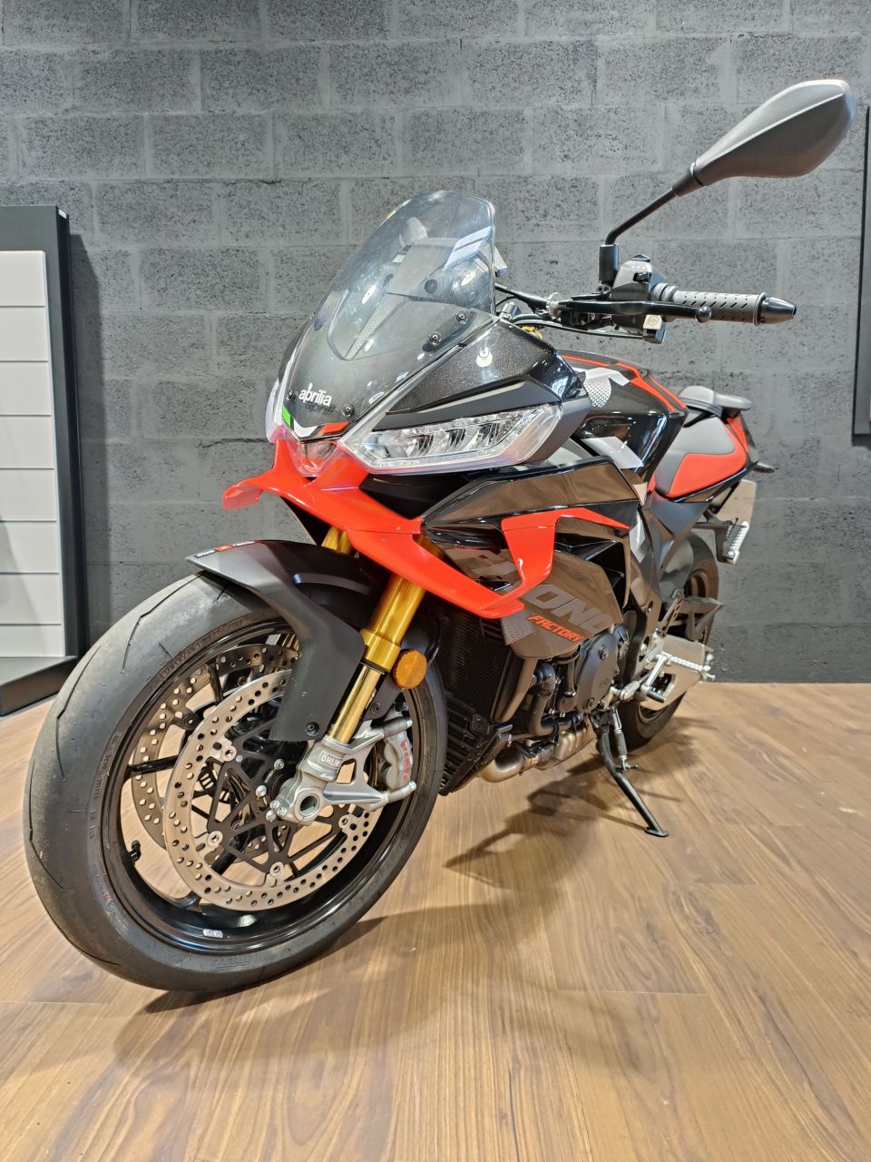 APRILIA TUONO 1100 V4 FACTORY 4