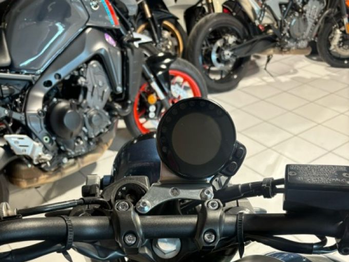YAMAHA XSR 900 ABS 4