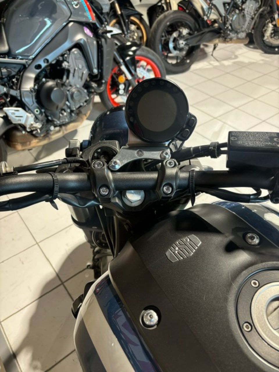 YAMAHA XSR 900 ABS 4