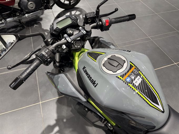 KAWASAKI z 125 4
