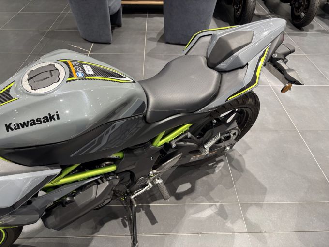 KAWASAKI z 125 4