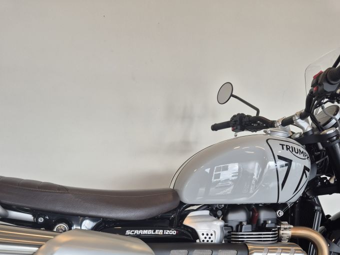 TRIUMPH SCRAMBLER 1200 4