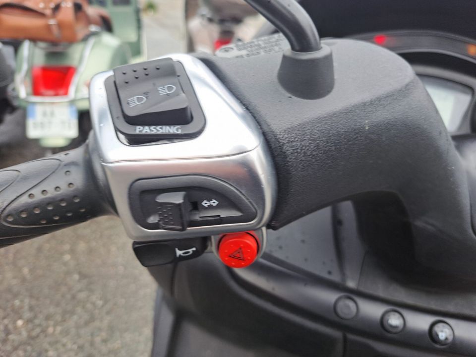 PIAGGIO MP3 350 ABS/ASR 4