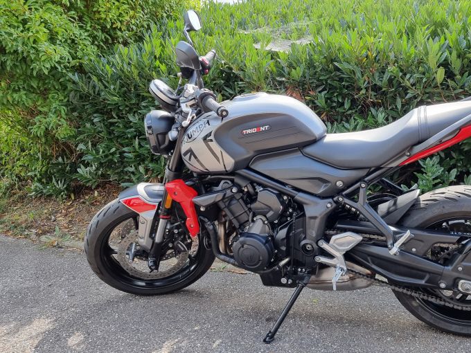 TRIUMPH TRIDENT 660 4