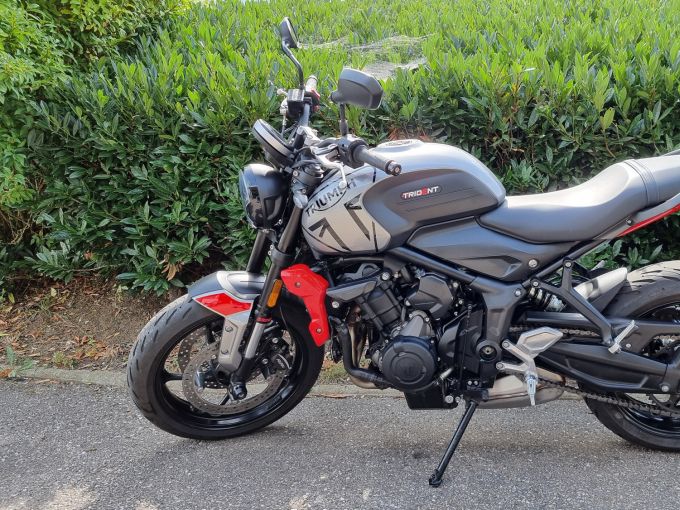 TRIUMPH TRIDENT 660 4