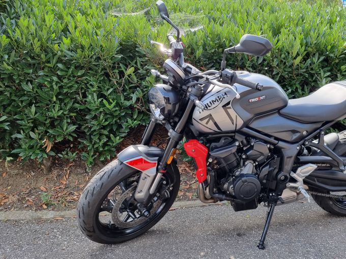 TRIUMPH TRIDENT 660 4