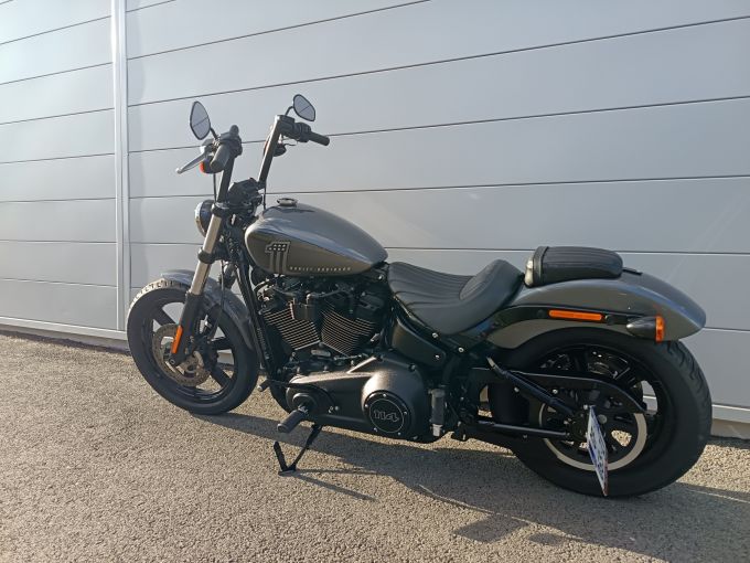 HARLEY-DAVIDSON SOFTAIL STREET BOB 1868 4