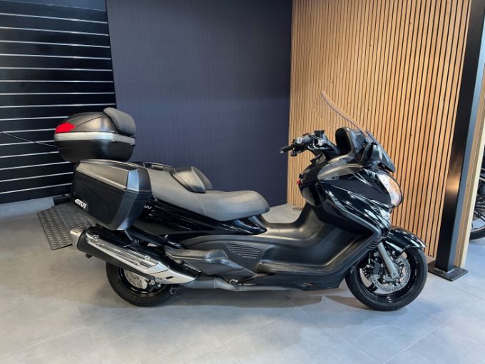SUZUKI BURGMAN EXECUTIVE 650 4